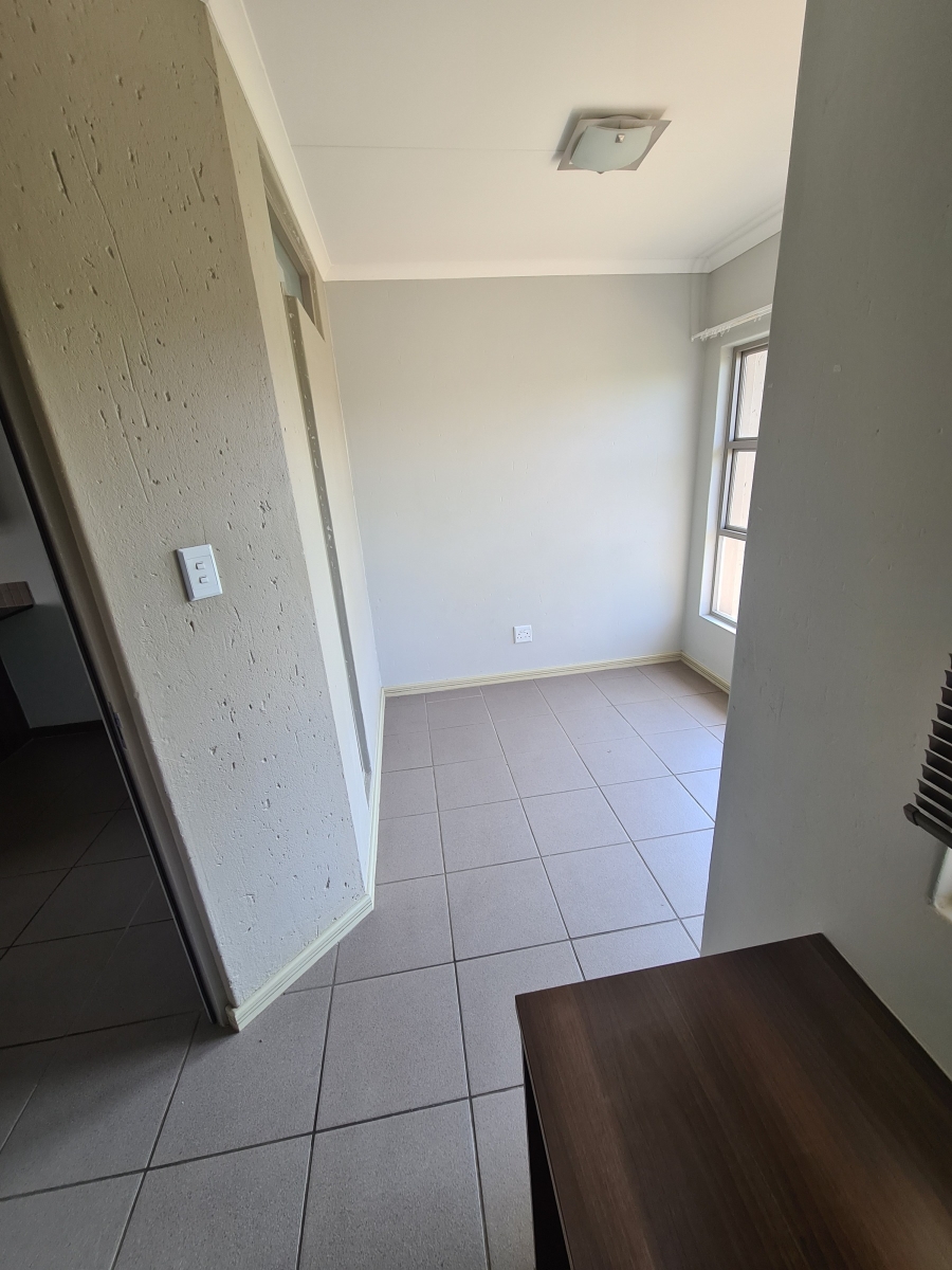 To Let 1 Bedroom Property for Rent in Die Bult North West